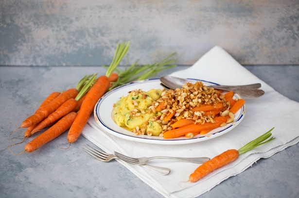 ZITRONEN-MANDEL-MÖHREN MIT KRÄUTER-POLENTA | | Wellcuisine