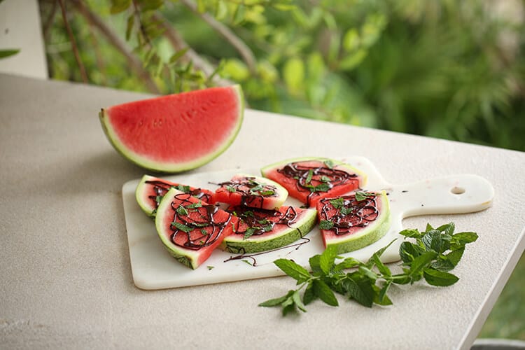 Wassermelone mit Schokolade und Minze