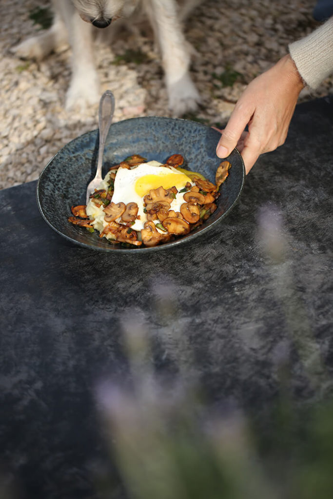 Pastinakenpüree mit Pilzen und Spiegelei | Wellcuisine